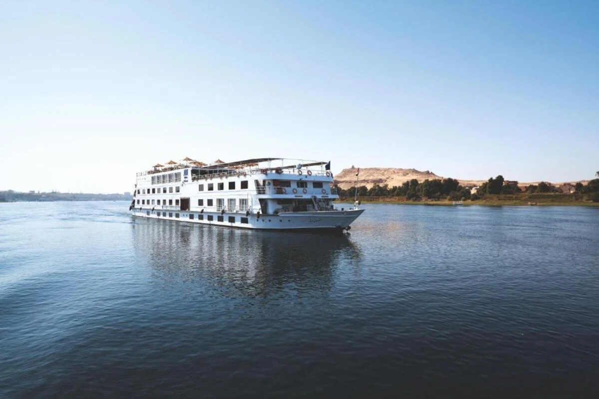 Nile River Cruise from Luxor to Aswan for 5 Days }}