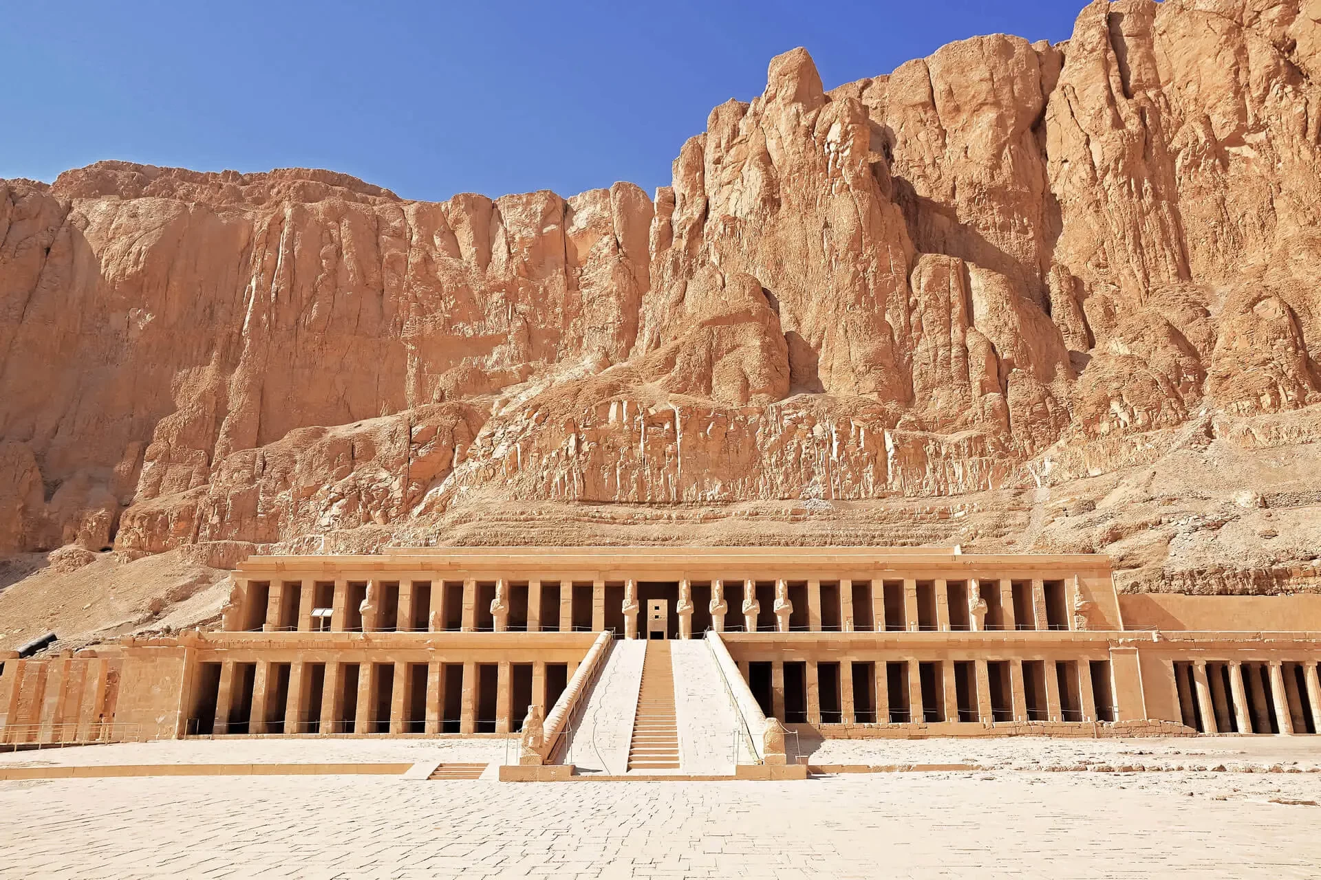 hatshpsut-temple-respect-egypt-tours. }}