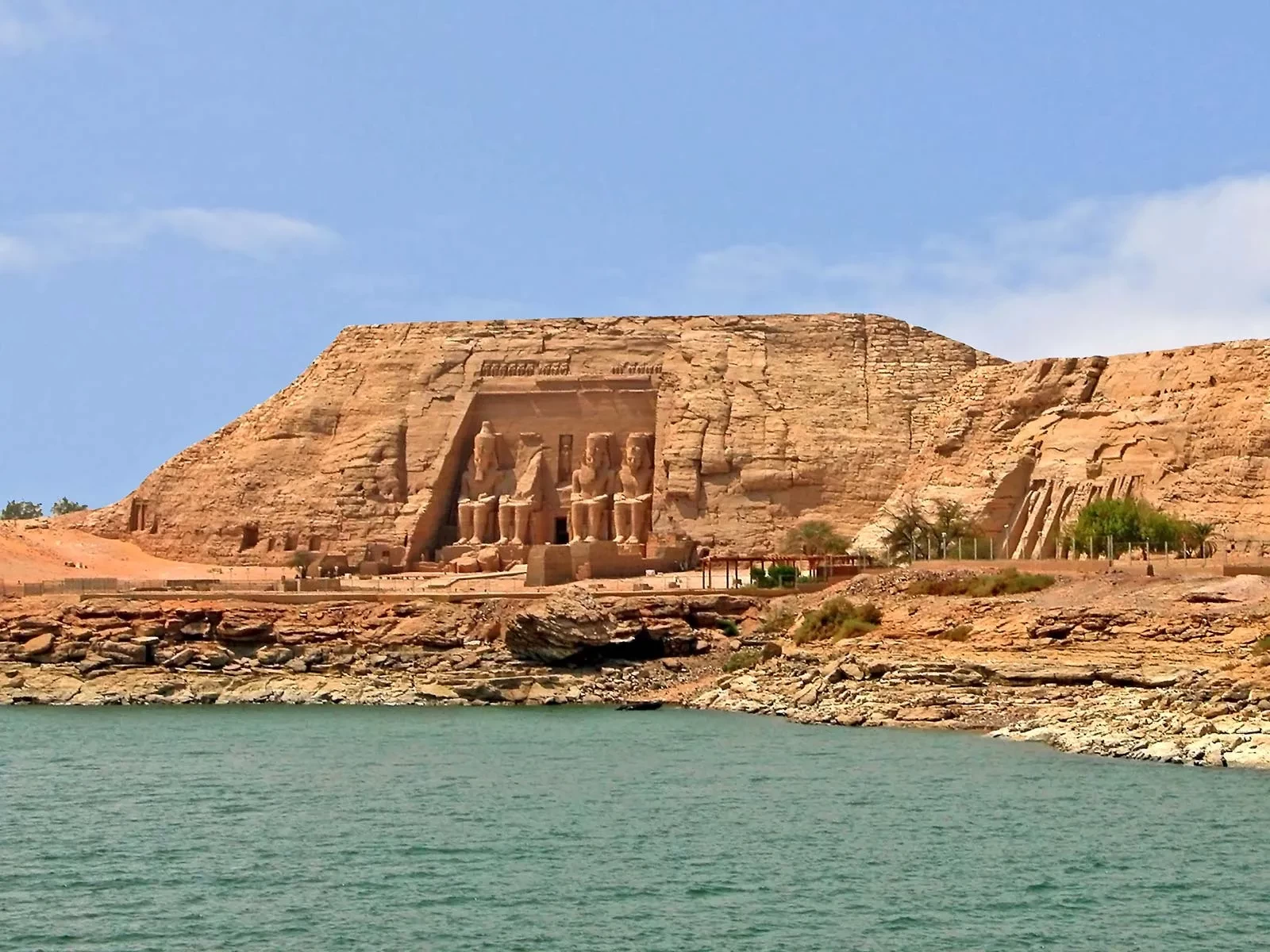 Abu-Simbel-temples-10-days-in-egypt-itinerary }}