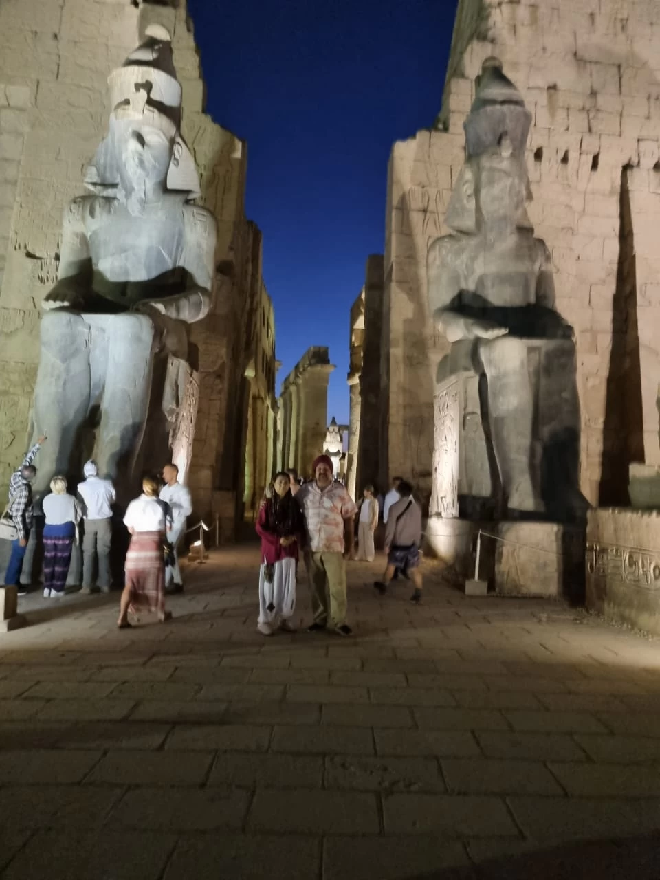 karnak-temple-family-cruise }}