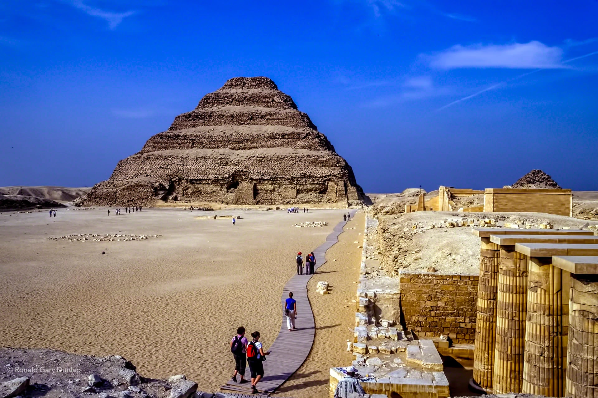 Sakkara and Memphis afternoon tour }}