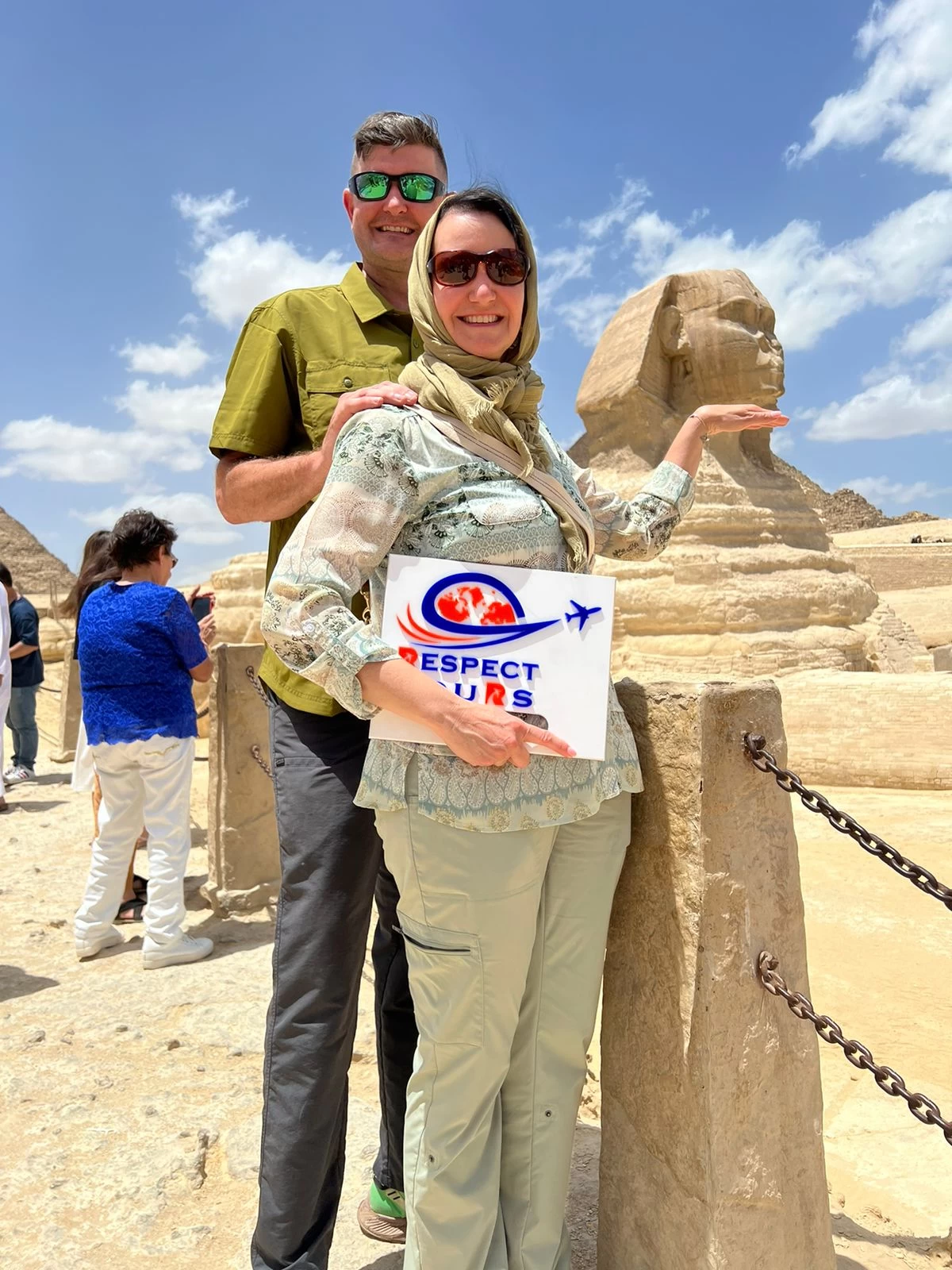 Couple-vacation-package-sphinx }}