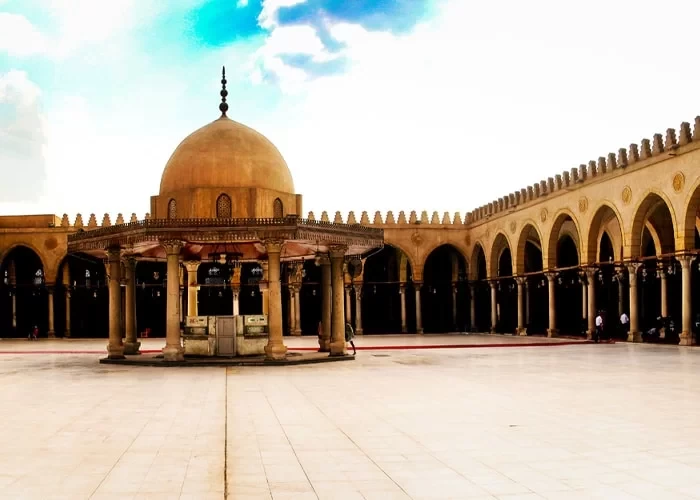 amr-ibn-al-as-mosque }}