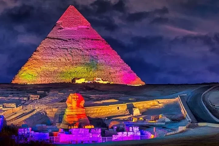 Dinner with Sound and Light Show at the Pyramids }}