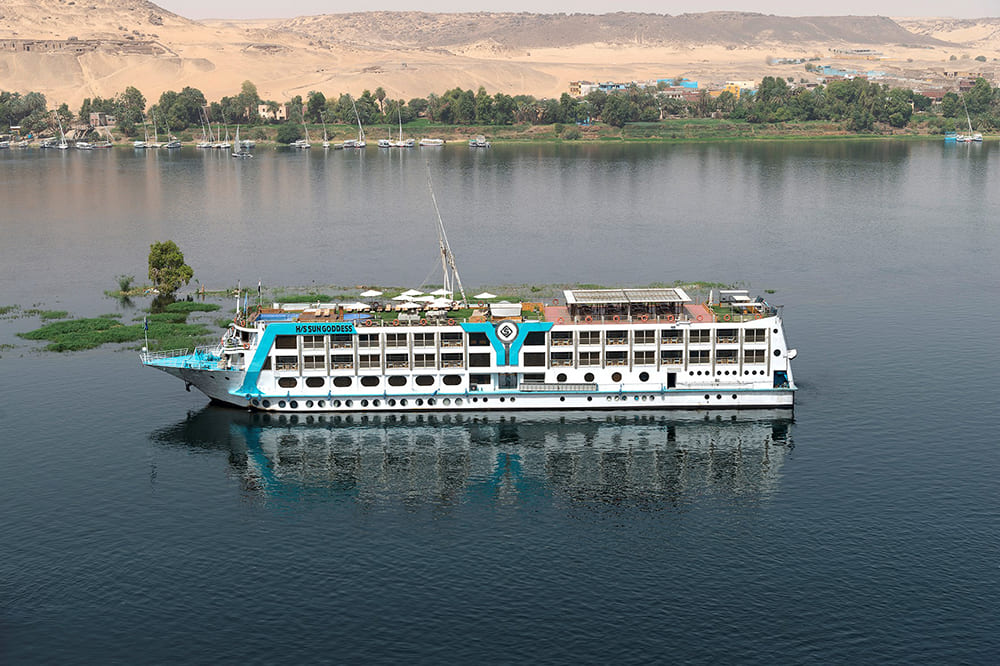 Right Nile Cruise for the Eclipse