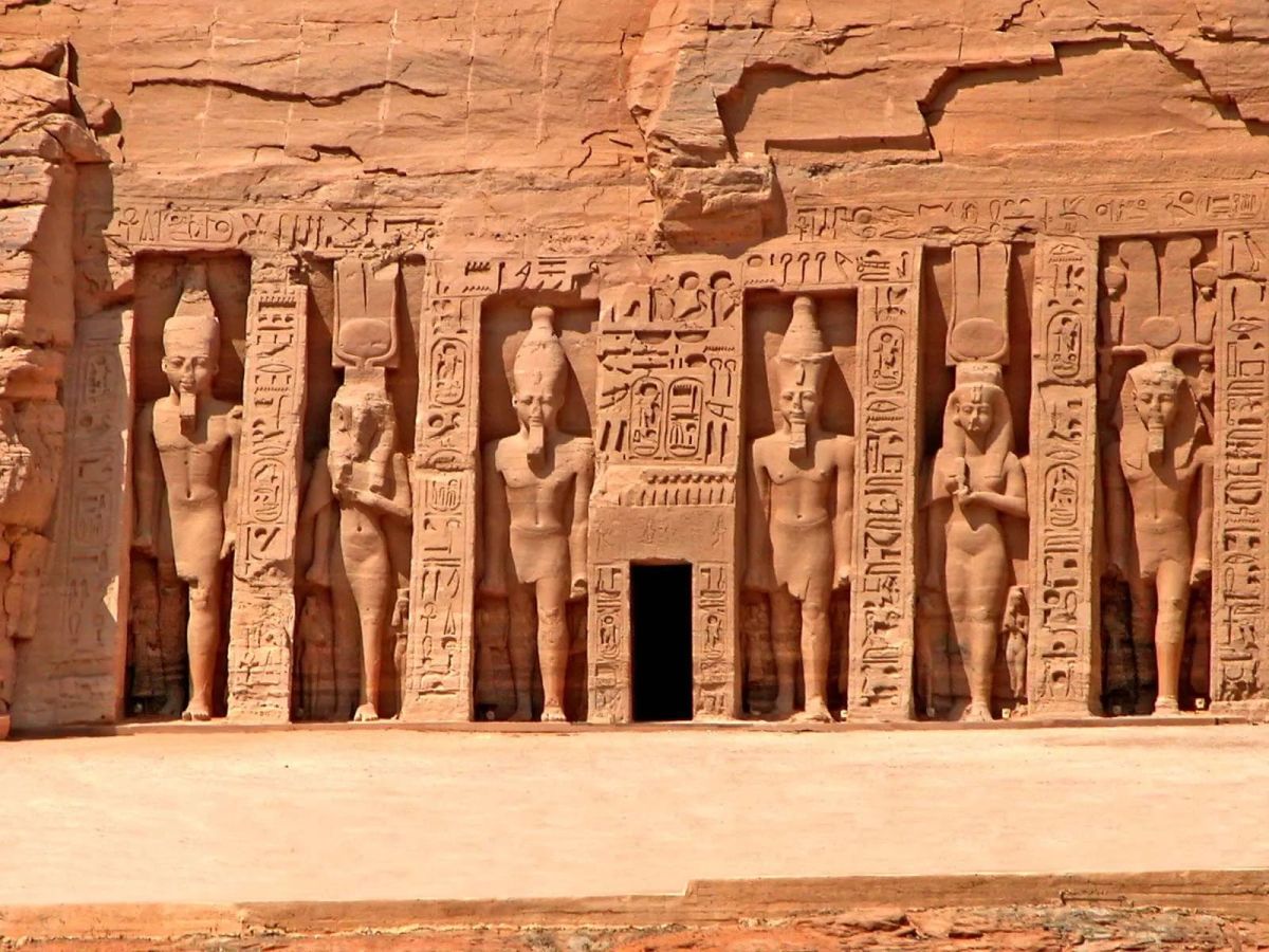 Who Built The Temples of Abu Simbel